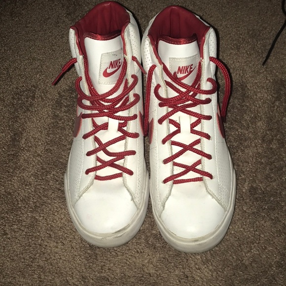 High top Nike - Picture 1 of 4